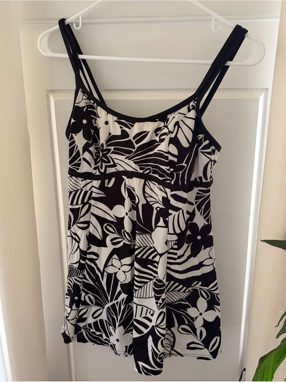 Mainstream Swim Dress Size 12 Brown with White Flowers Built in bra and brief